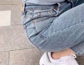 小姐姐蹲在地上视频下载,小姐姐萌态视频下载全记录
