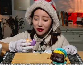 戴帽子探险的小姐姐图片,勇闯未知，定格美丽瞬间