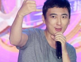 宋祖儿被白人男性幼红书追求！晒出大宗暗里亲切照女方很是积极震恐！宋祖儿新剧上线再遇妨碍内情惊人（陈羽凡醉酒砸车口吐真言又把将要洗白的白百合拉下水了！）（星光大赏欢娱现场：林更新赵丽颖“喊麦”上涨冯绍峰