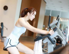 Alinn健身网红吃瓜,从劈柴哥到瓜界达人，健身与美食的完美融合